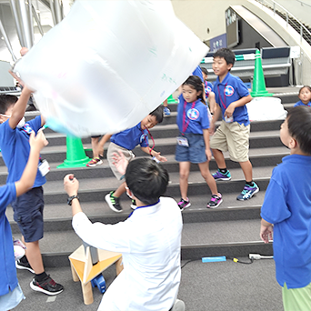 小学校低学年活動の写真