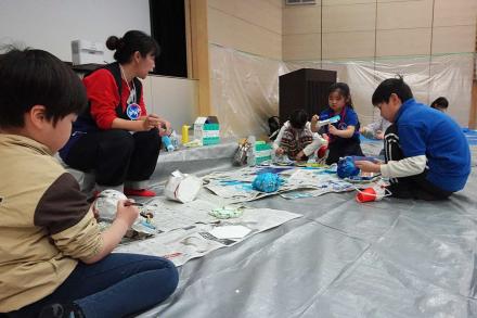 惑星づくりを楽しむ受講生 惑星づくりを楽しむ受講生